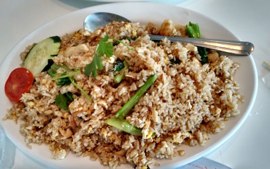 Fried rice with salty fish and chicken - Thai Patio