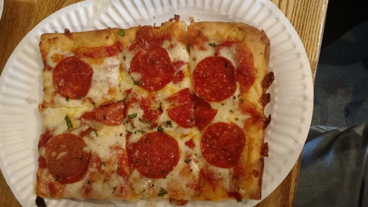 Pepperoni pizza - Pizza Rustica